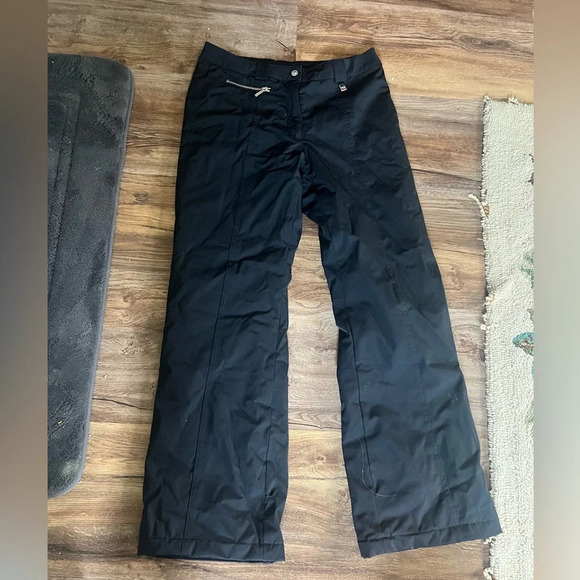 Nils ladies ski pant size 8 regular. Built in gators. One tiny tear shown - Picture 2 of 16
